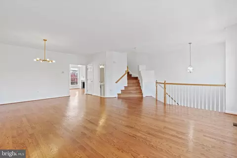 7319 Oldham Leeds Way, Springfield, VA 22150 photo 2