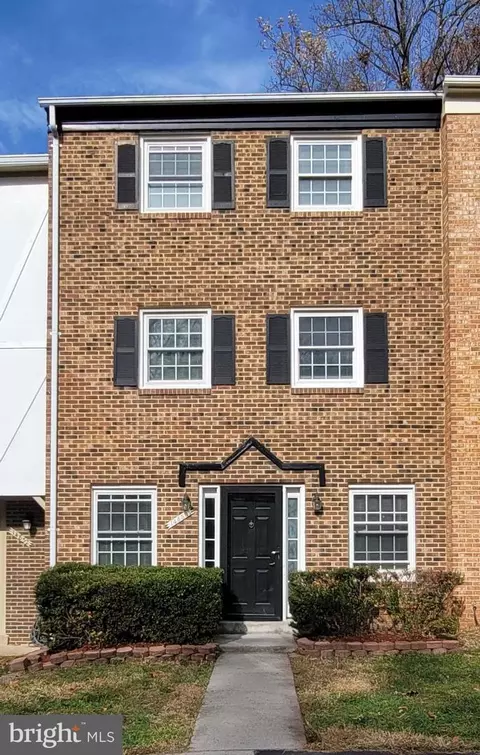 14830 Hoxton Sq, Centreville, VA 20120