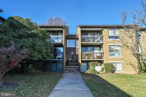 543 Florida Ave #T3, Herndon, VA 20170