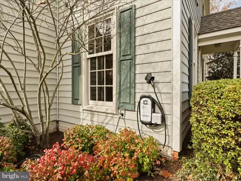 3918 Bokel Dr, Chantilly, VA 20151 photo 3