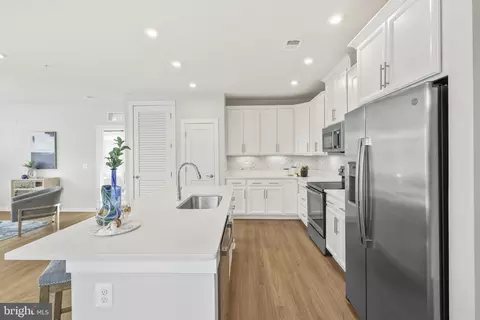 1675 Bandit Loop #301B, Reston, VA 20190 photo 7