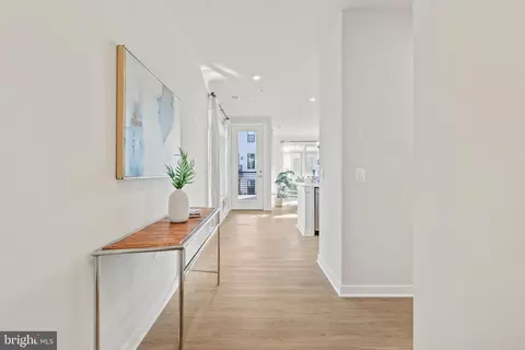 1675 Bandit Loop #301B, Reston, VA 20190 photo 3