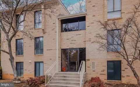 2301 Freetown Ct #12C, Reston, VA 20191