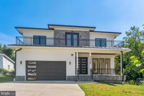 1904 Gilson St, Falls Church, VA 22043