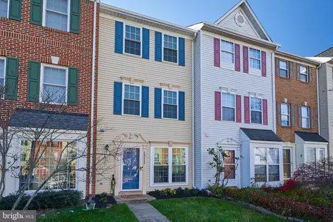 13111 Shadowbrook Ln, Fairfax, VA 22033