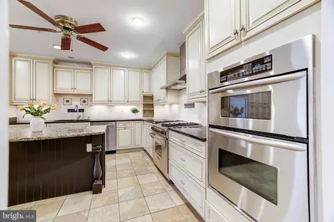 Kitchen - 1450 Emerson Ave #407, Mclean, VA 22101 photo 6 of 11