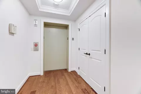 Entry Way - 1450 Emerson Ave #407, Mclean, VA 22101 photo 3 of 13