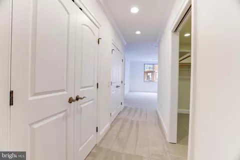 Entry Way - 1450 Emerson Ave #407, Mclean, VA 22101 photo 7 of 13