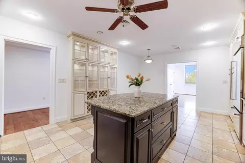 Kitchen - 1450 Emerson Ave #407, Mclean, VA 22101 photo 9 of 11
