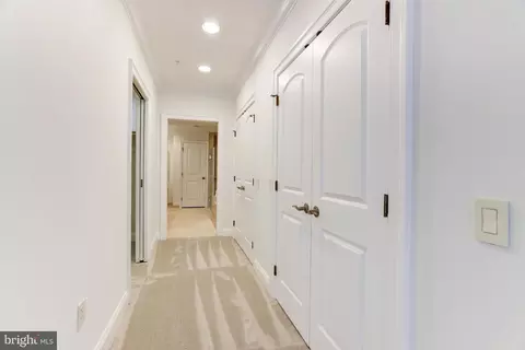 Entry Way - 1450 Emerson Ave #407, Mclean, VA 22101 photo 8 of 13