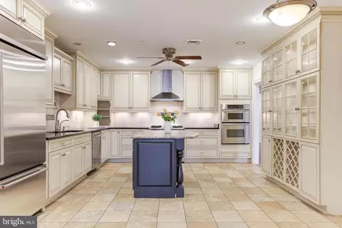Kitchen - 1450 Emerson Ave #407, Mclean, VA 22101 photo 1 of 11