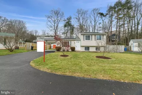 5374 Laura Belle Ln, Fairfax, VA 22032