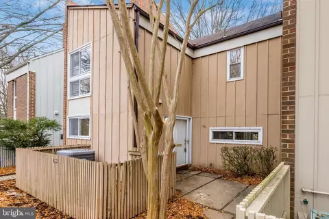 11551 Links Dr, Reston, VA 20190