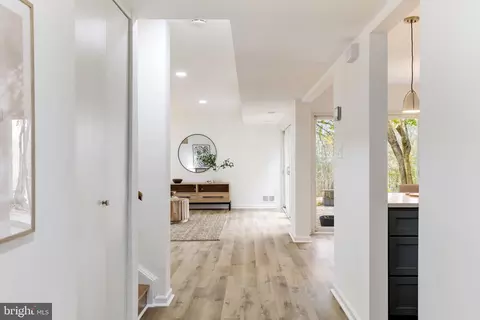 11551 Links Dr, Reston, VA 20190 photo 3