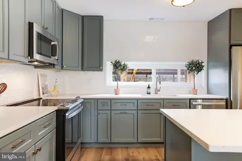 11551 Links Dr, Reston, VA 20190 photo 13