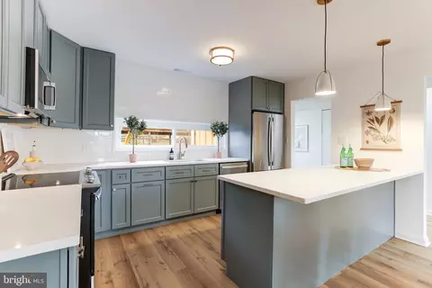 11551 Links Dr, Reston, VA 20190 photo 12