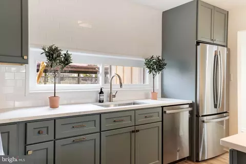 11551 Links Dr, Reston, VA 20190 photo 11