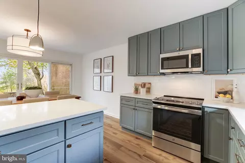 11551 Links Dr, Reston, VA 20190 photo 8