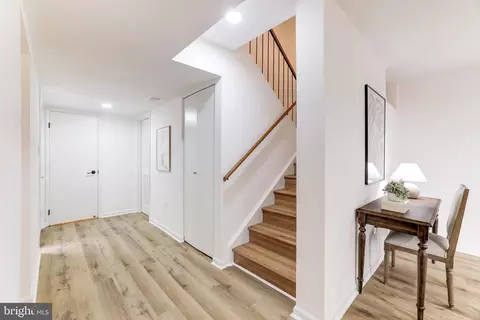 11551 Links Dr, Reston, VA 20190 photo 4