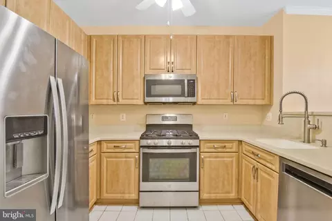 2701 Bellforest Ct #101, Vienna, VA 22180