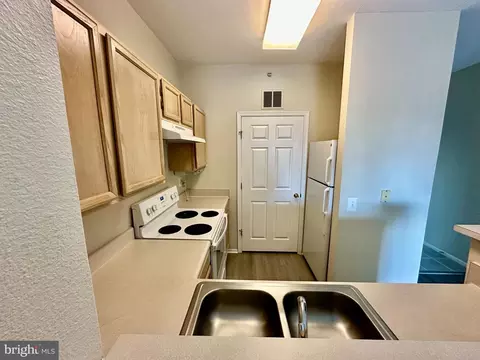1521 Spring Gate Dr #10402, Mclean, VA 22102 photo 5