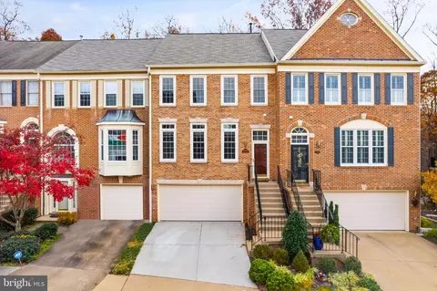 11581 Avondale Dr, Fairfax, VA 22030