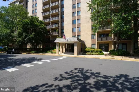 3100 S Manchester St #311, Falls Church, VA 22044