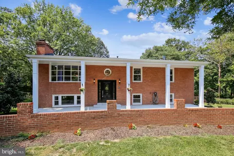 6018 Saint John Dr, Alexandria, VA 22310