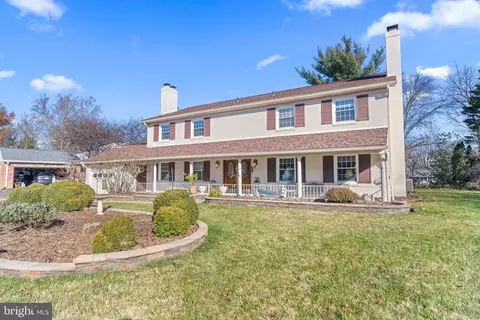 8124 Dunsinane Ct, Mclean, VA 22102