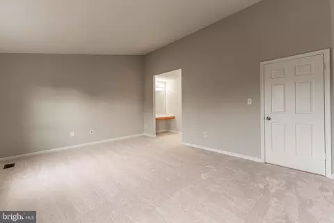 9846 Faust Dr, Vienna, VA 22182 photo 43