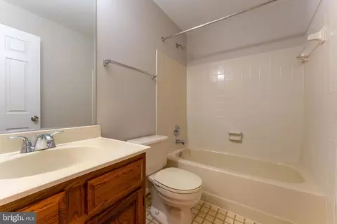 9846 Faust Dr, Vienna, VA 22182 photo 19