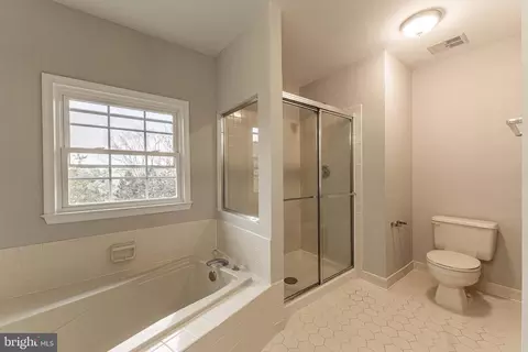 9846 Faust Dr, Vienna, VA 22182 photo 48