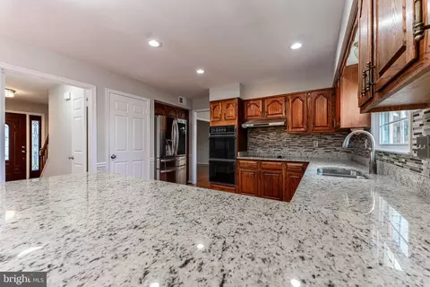 9846 Faust Dr, Vienna, VA 22182 photo 26