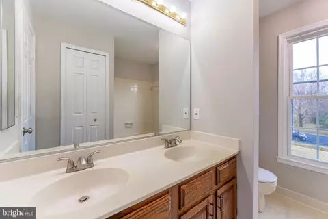 9846 Faust Dr, Vienna, VA 22182 photo 54