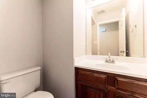 9846 Faust Dr, Vienna, VA 22182 photo 14