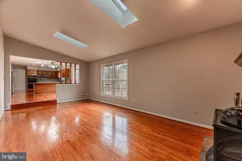9846 Faust Dr, Vienna, VA 22182 photo 37