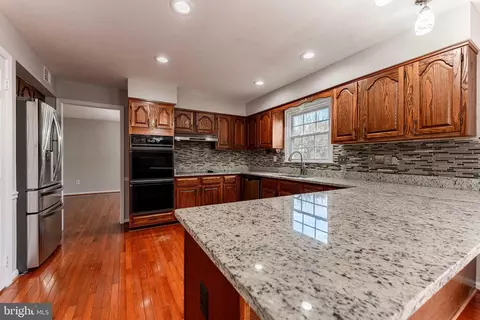 9846 Faust Dr, Vienna, VA 22182 photo 24