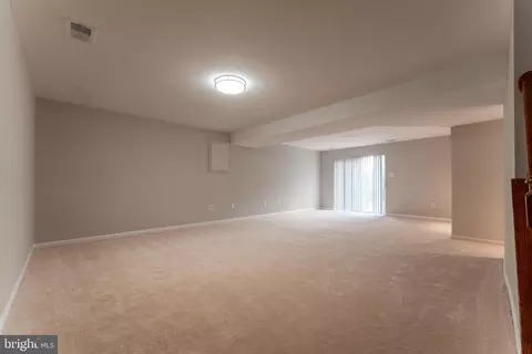 9846 Faust Dr, Vienna, VA 22182 photo 17