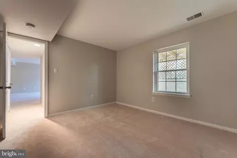 9846 Faust Dr, Vienna, VA 22182 photo 21