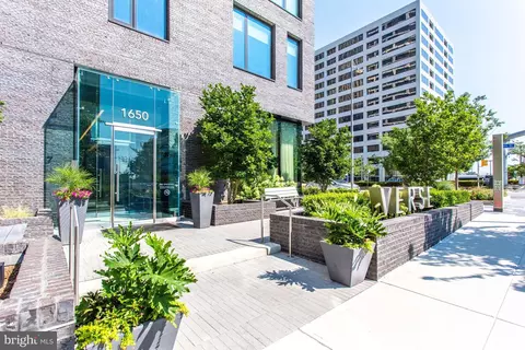 1650 Silver Hill Dr #1208, Mclean, VA 22102