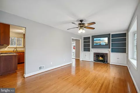 8614 London Ct, Springfield, VA 22151 photo 9