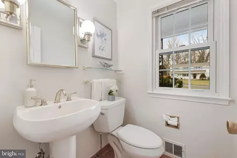 1317 Elsinore Ave, Mclean, VA 22102 photo 21