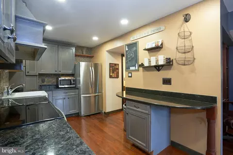 10675 Spring Oak Ct, Burke, VA 22015 photo 16