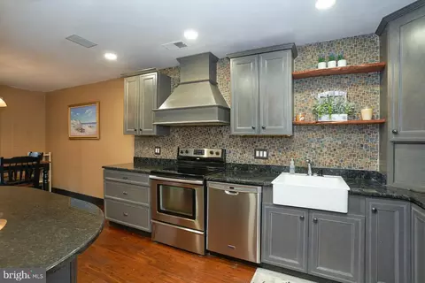 10675 Spring Oak Ct, Burke, VA 22015 photo 15