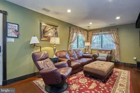 10675 Spring Oak Ct, Burke, VA 22015 photo 7