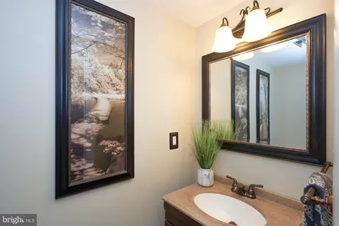 10675 Spring Oak Ct, Burke, VA 22015 photo 19