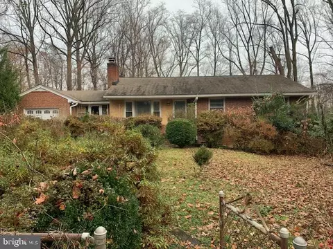 4913 Columbia Rd, Annandale, VA 22003