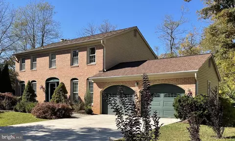 1656 Quail Hollow Ct, Mclean, VA 22101