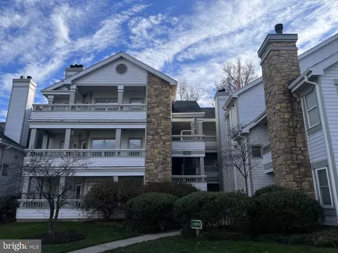 13070 Autumn Woods Way #304, Fairfax, VA 22033