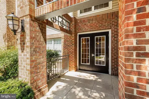 3015 Nicosh Cir #2405, Falls Church, VA 22042